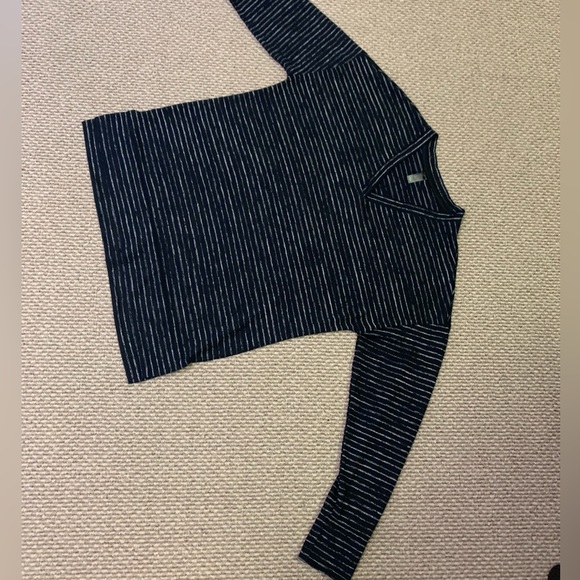 3for $15😍 Denver Hayes V Neck Long Sleeves Shirt - Picture 7 of 15